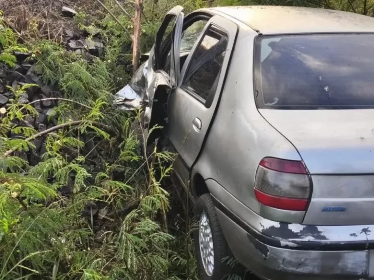 Acidente envolve dois carros na BR-163 entre Marechal Rondon e Mercedes