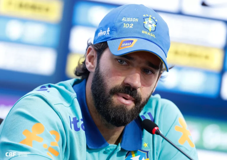 Alisson: “O principal é que a gente possa se classificar com méritos, jogando bem”